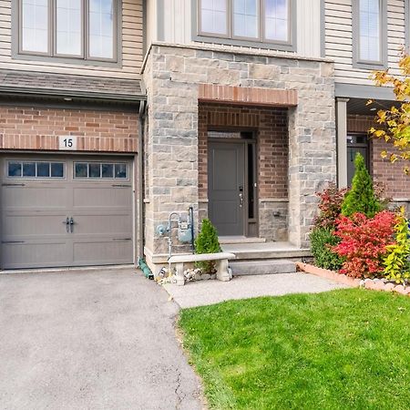 Globalstay Modern Townhomes In Lakeshore Steps To The Beach Hamilton Exteriör bild