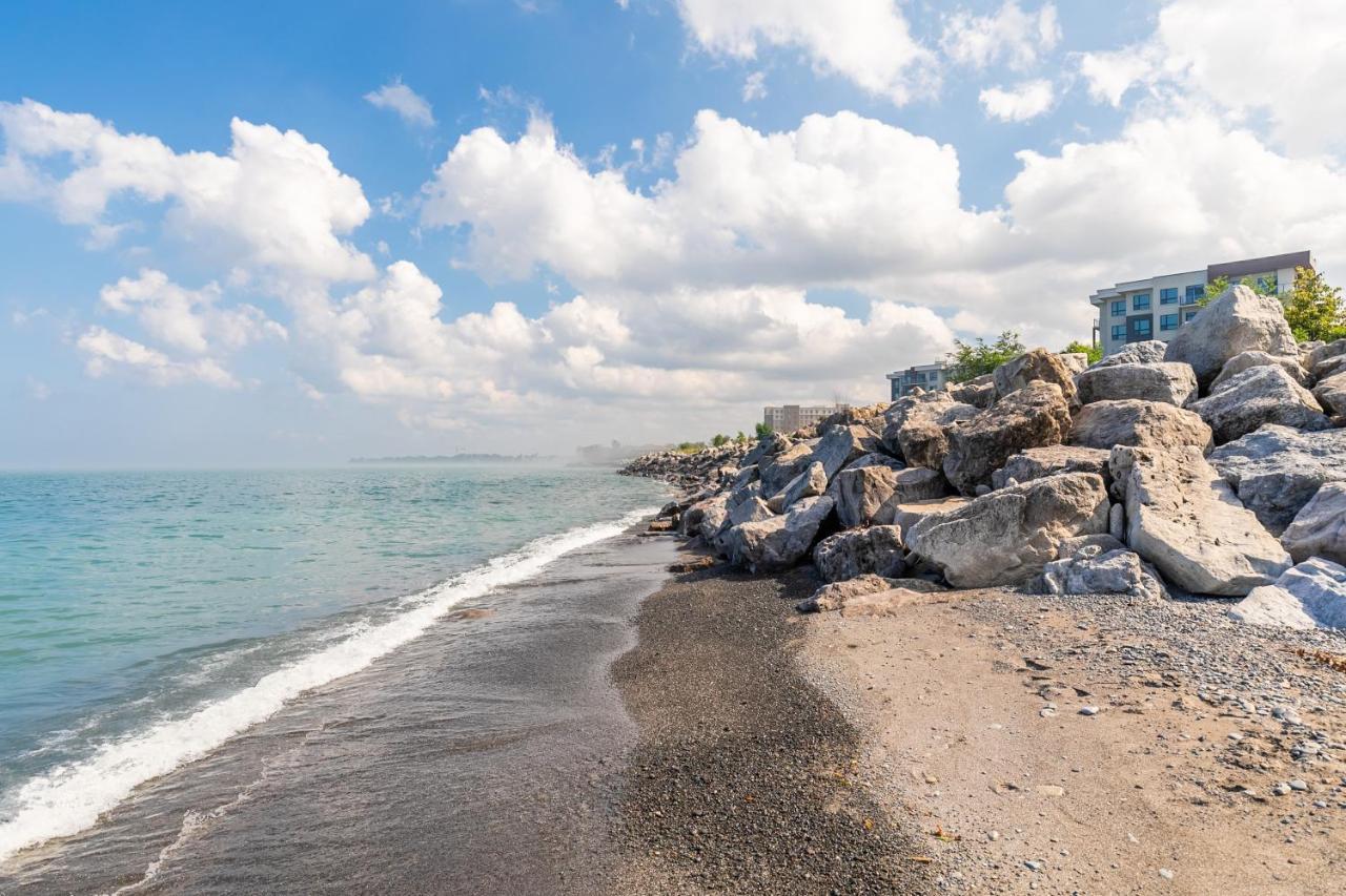 Globalstay Modern Townhomes In Lakeshore Steps To The Beach Hamilton Exteriör bild