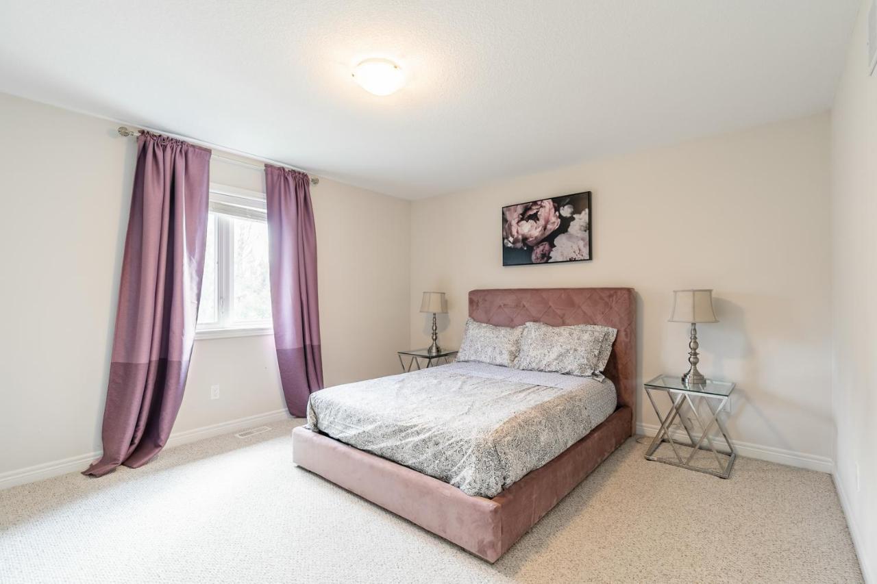 Globalstay Modern Townhomes In Lakeshore Steps To The Beach Hamilton Exteriör bild