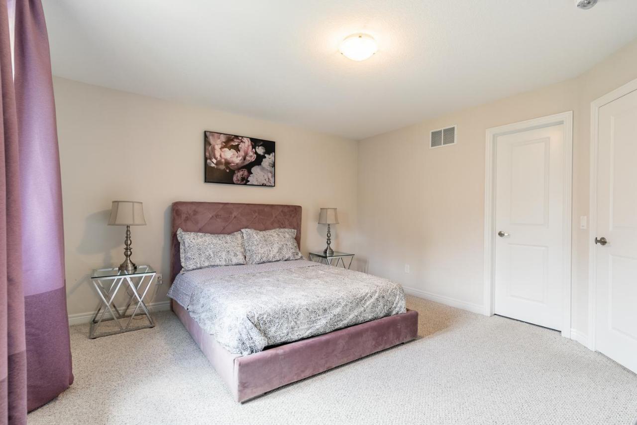 Globalstay Modern Townhomes In Lakeshore Steps To The Beach Hamilton Exteriör bild