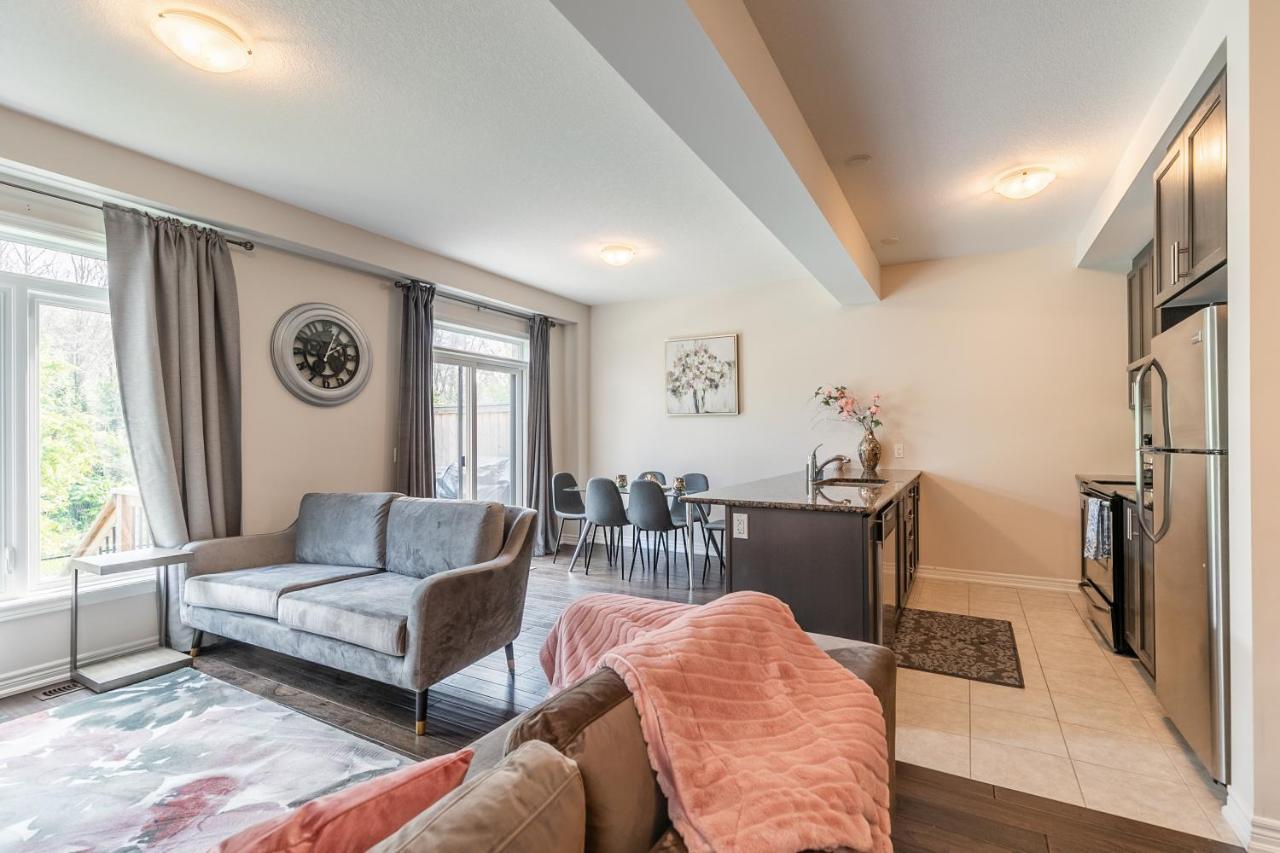 Globalstay Modern Townhomes In Lakeshore Steps To The Beach Hamilton Exteriör bild