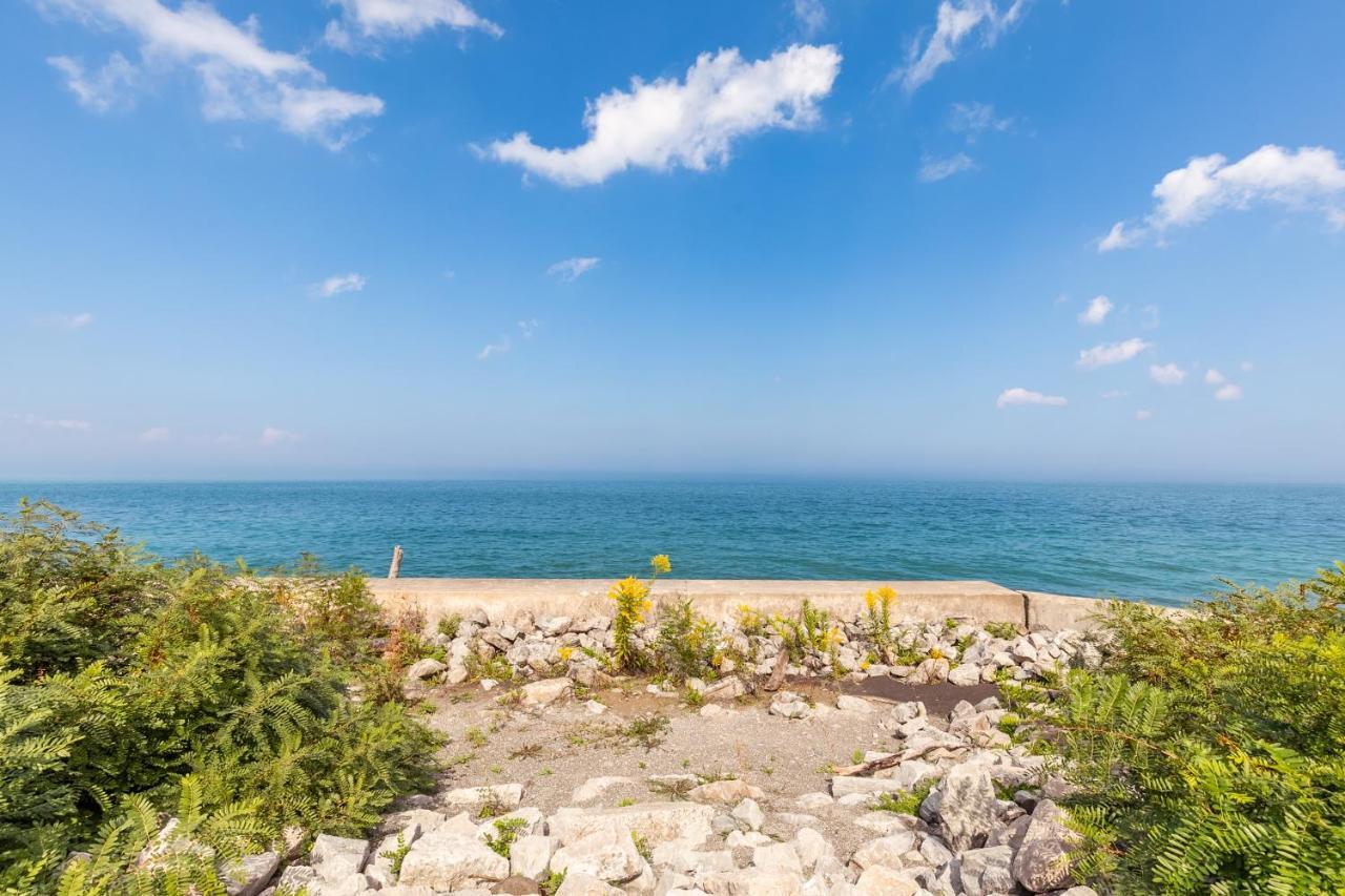 Globalstay Modern Townhomes In Lakeshore Steps To The Beach Hamilton Exteriör bild