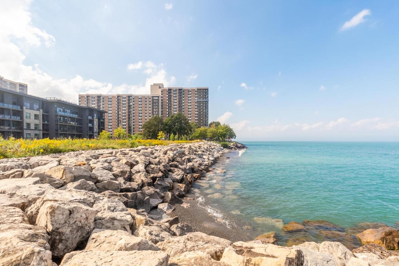 Globalstay Modern Townhomes In Lakeshore Steps To The Beach Hamilton Exteriör bild