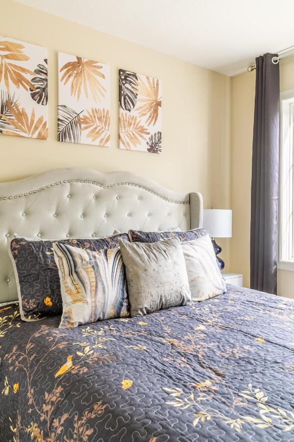 Globalstay Modern Townhomes In Lakeshore Steps To The Beach Hamilton Exteriör bild