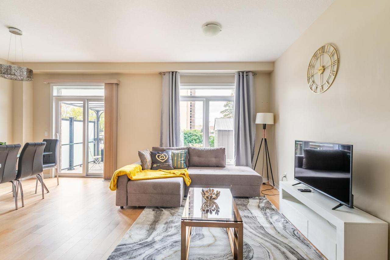 Globalstay Modern Townhomes In Lakeshore Steps To The Beach Hamilton Exteriör bild