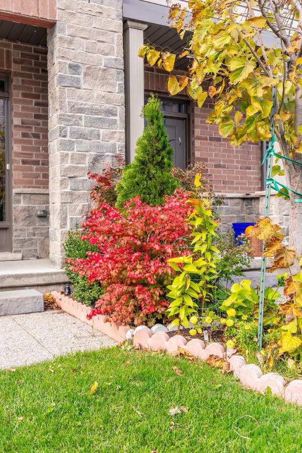 Globalstay Modern Townhomes In Lakeshore Steps To The Beach Hamilton Exteriör bild