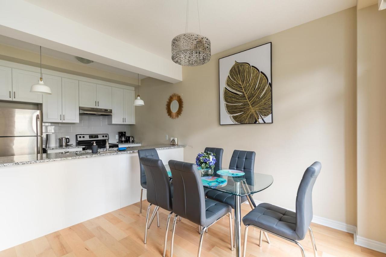 Globalstay Modern Townhomes In Lakeshore Steps To The Beach Hamilton Exteriör bild