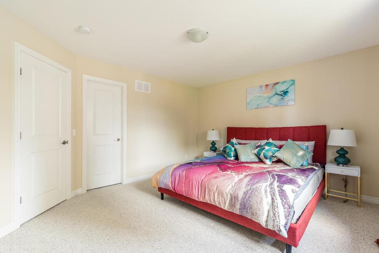 Globalstay Modern Townhomes In Lakeshore Steps To The Beach Hamilton Exteriör bild
