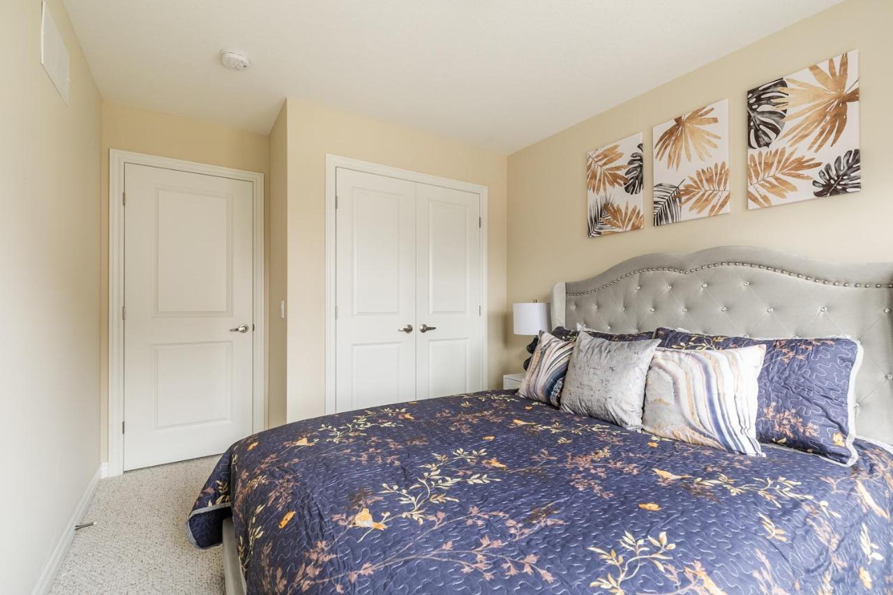 Globalstay Modern Townhomes In Lakeshore Steps To The Beach Hamilton Exteriör bild